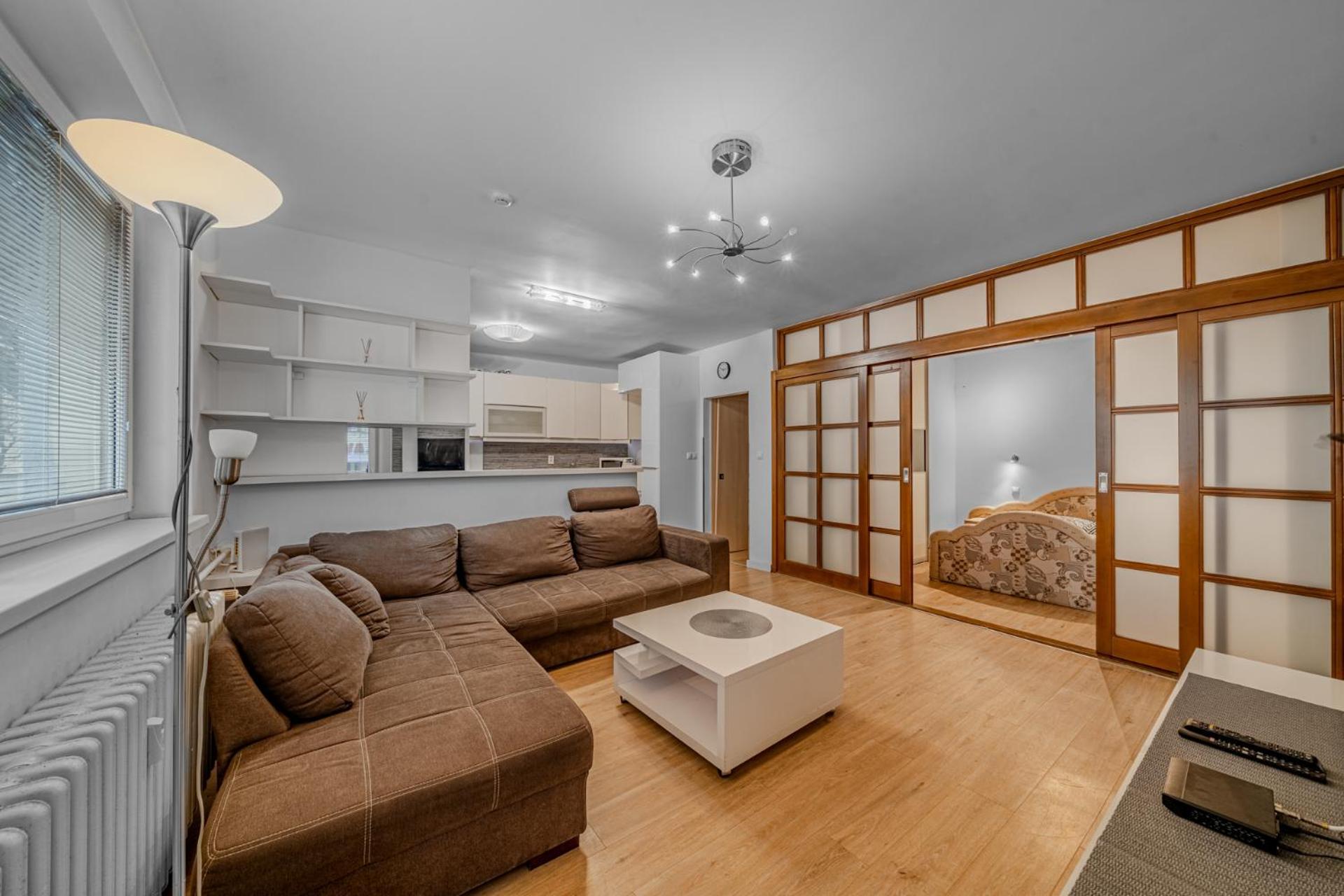 Huge Apartment Next To Train Station Close To The City Center Bratislava Esterno foto